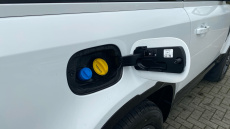 Land Rover Defender 3.0 D250 X-Dynamic SE 90 3dr Auto Diesel Estate